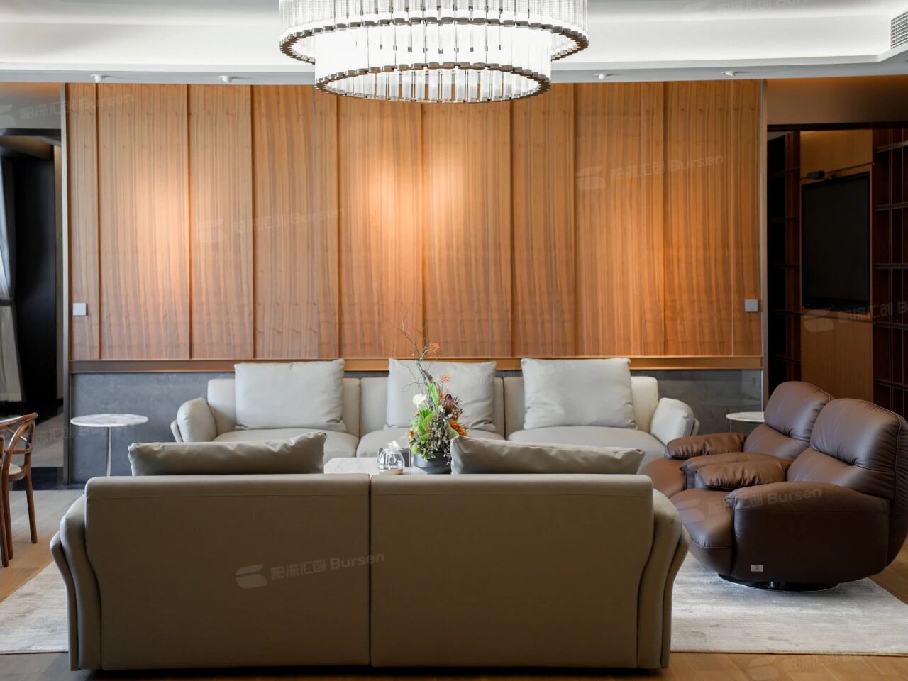 1200m ² Steel Enterprise Office Scene