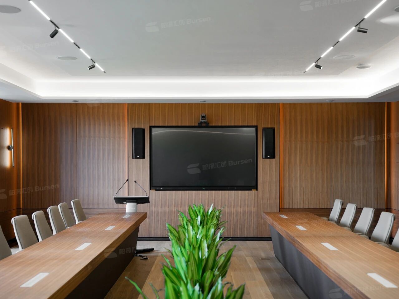 1200m ² Steel Enterprise Office Scene