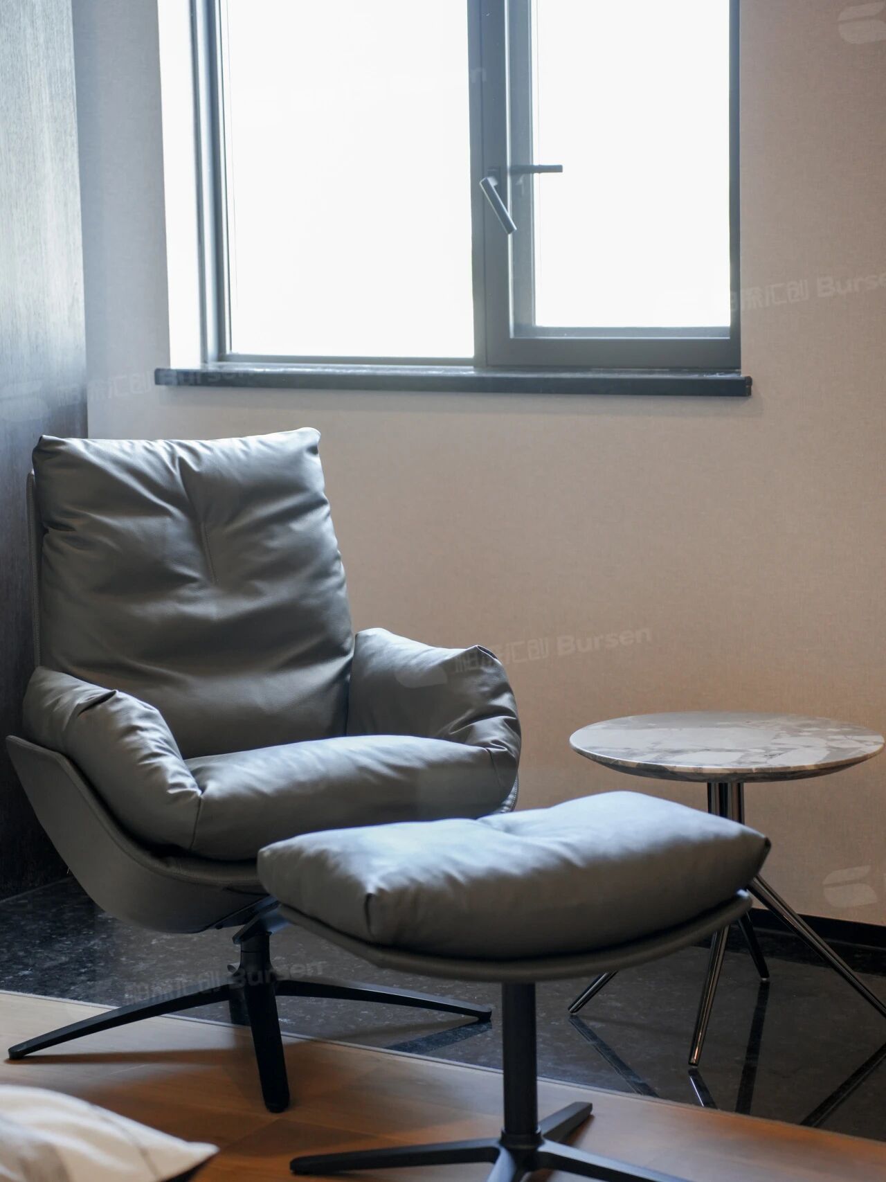 1200m ² Steel Enterprise Office Scene