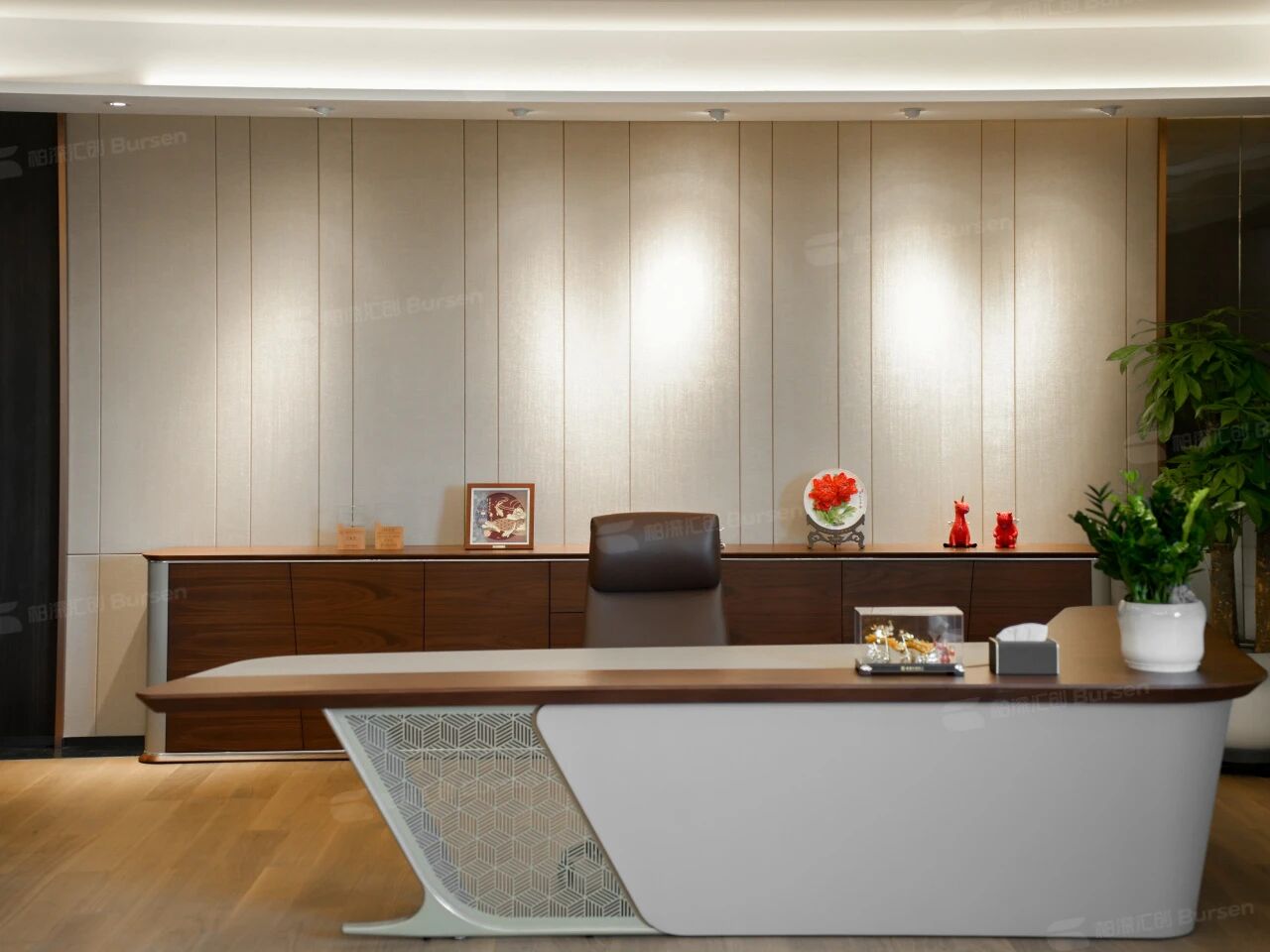 1200m ² Steel Enterprise Office Scene